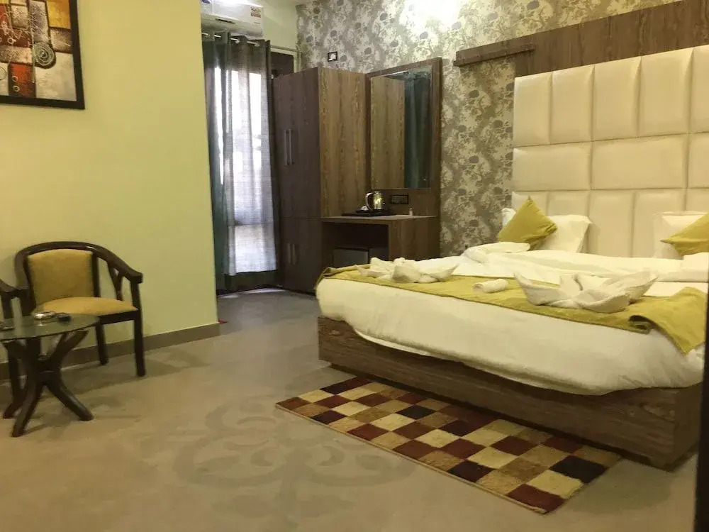Hotel Ratan Royal Inn