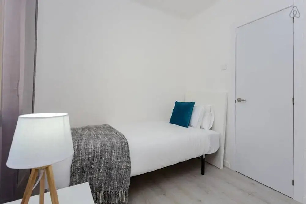 Modern and Charming 3bed Close to Torrassa Metro