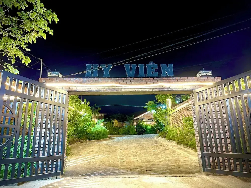 Hy Viên boutique Garden & Swimming pool