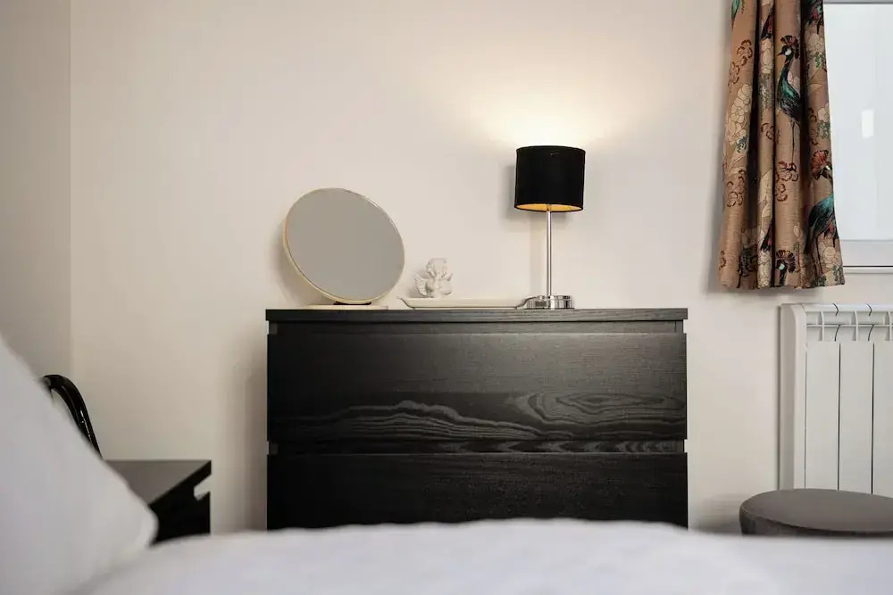 Gorgeous 1 BD in Central Cheltenham