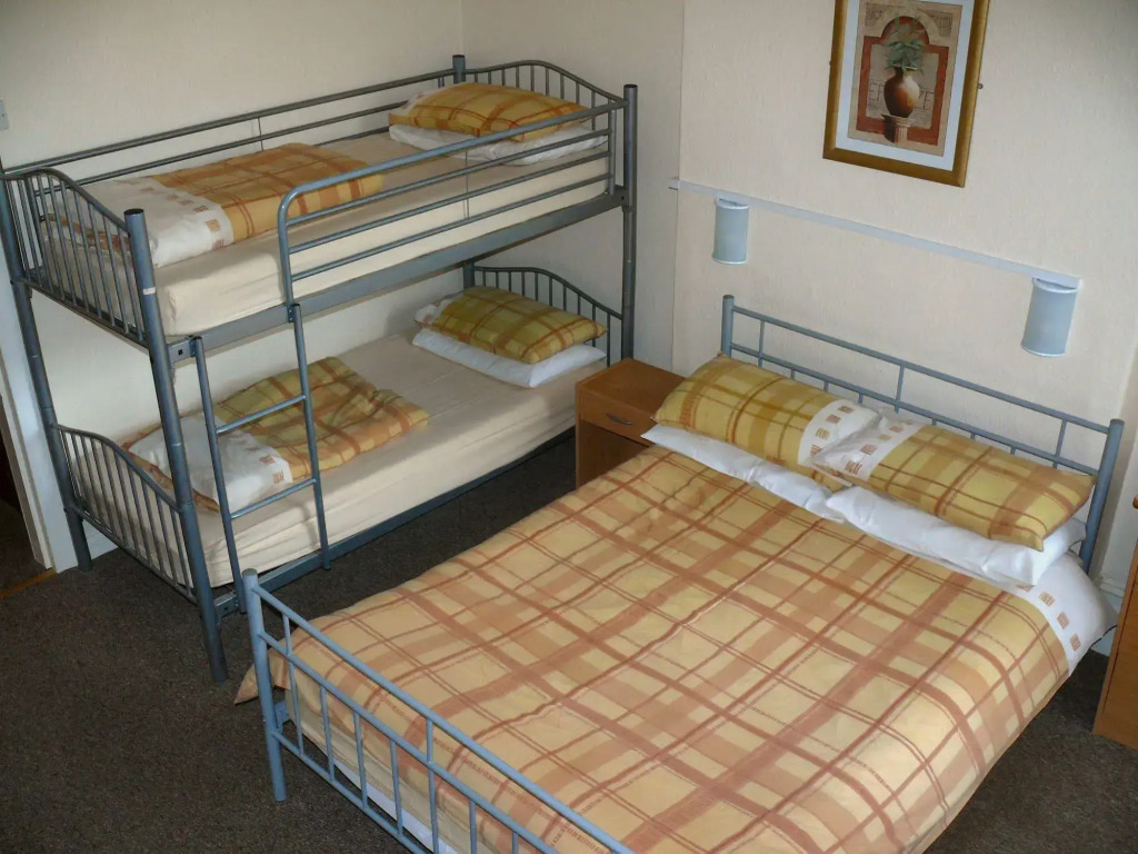 Cleveland Court Apartments