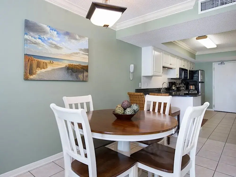 949 West Beach Condo - 2 Br condo by RedAwning