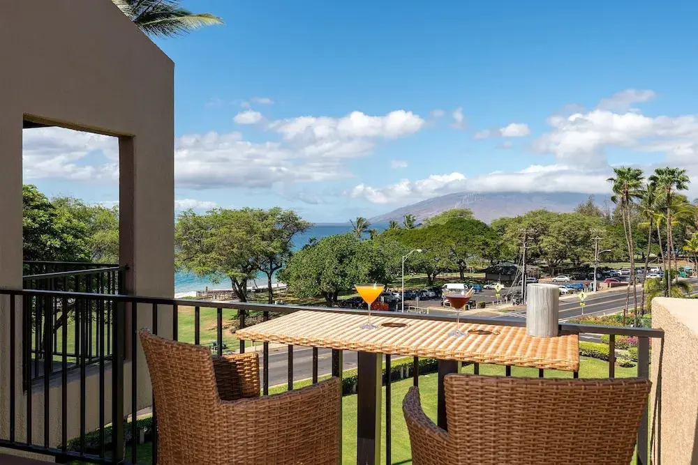 Kamaole Sands 10-403 - Stunning Renovation - Penthouse Level - Split AC - Look!