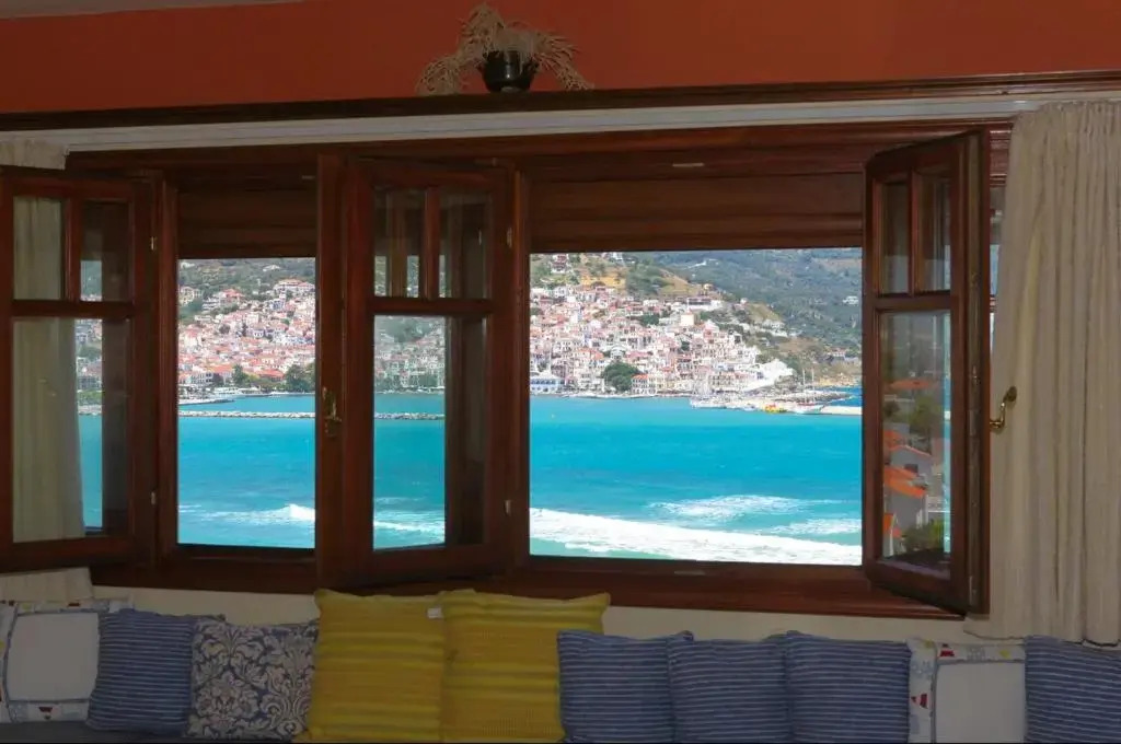 Pleoussa Studio and Apartments