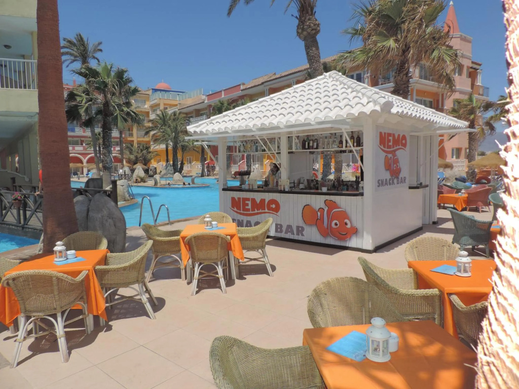 Mediterraneo Bay Hotel & Resort