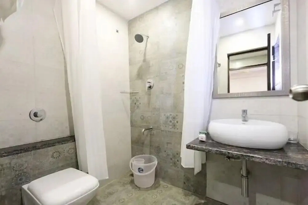 Orange inn Hotel Manapakkam