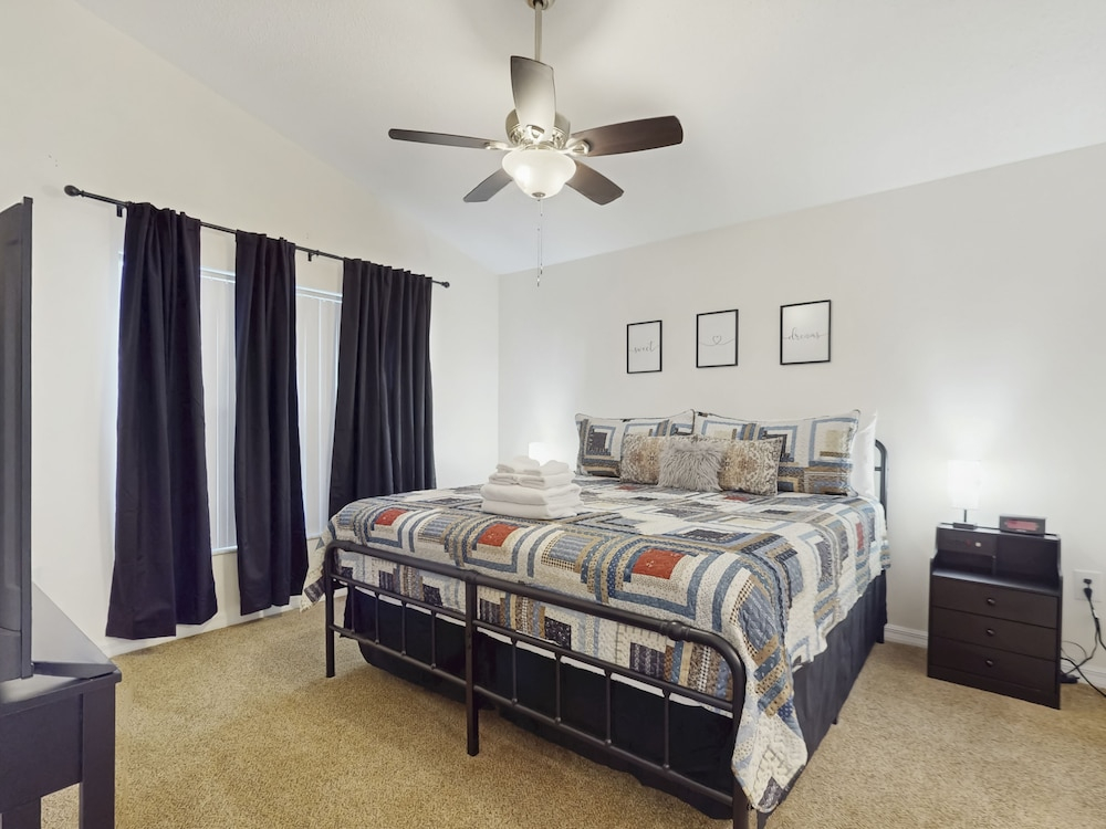 Radiant Retreat With Private Pool, On-site Golf, Board Games, AC, & W/D
