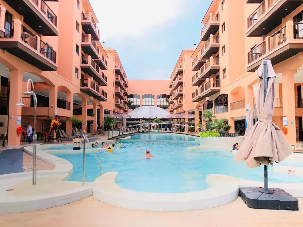 Estúdios Modernos em Resort pé na areia - Jurerê Beach Village JBVJR