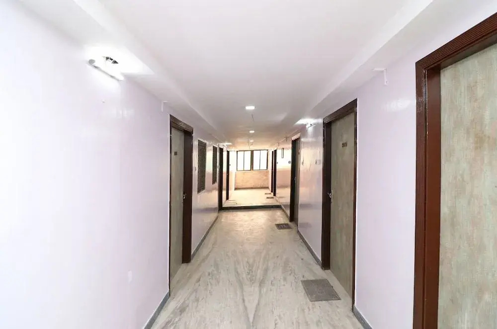 OYO Flagship 19330 Hotel Aria Executive Bara Bazar