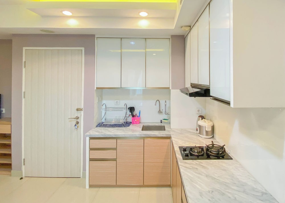 Homey And Well Furnished 2Br Grand Kamala Lagoon Apartment
