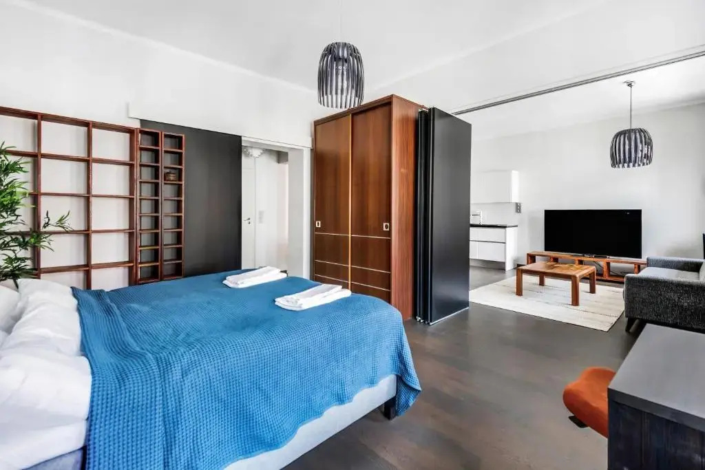 WeHost Top floor Transformable 2BR 8min to Centrum