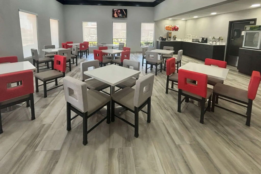 Quality Inn & Suites at Airport Blvd I-65