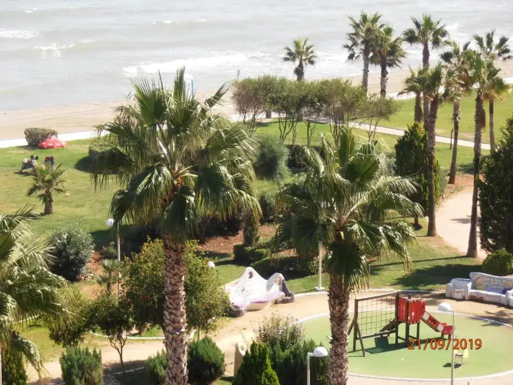 Bonito apartamento en Marina D'or [1ra línea de playa]