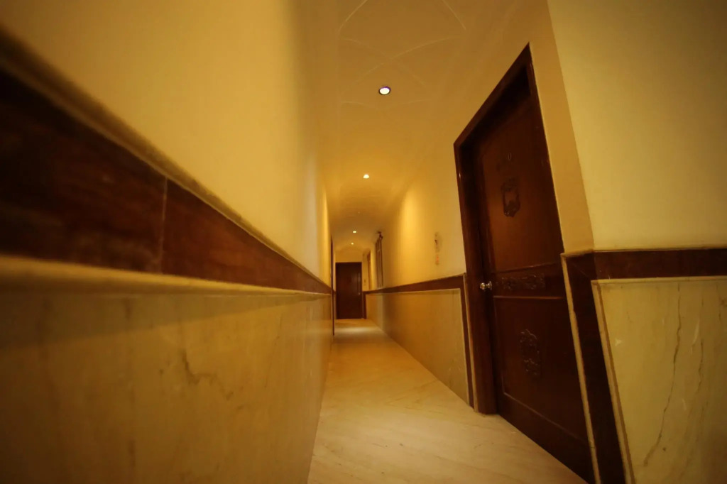 OYO 7619 Hotel VRS