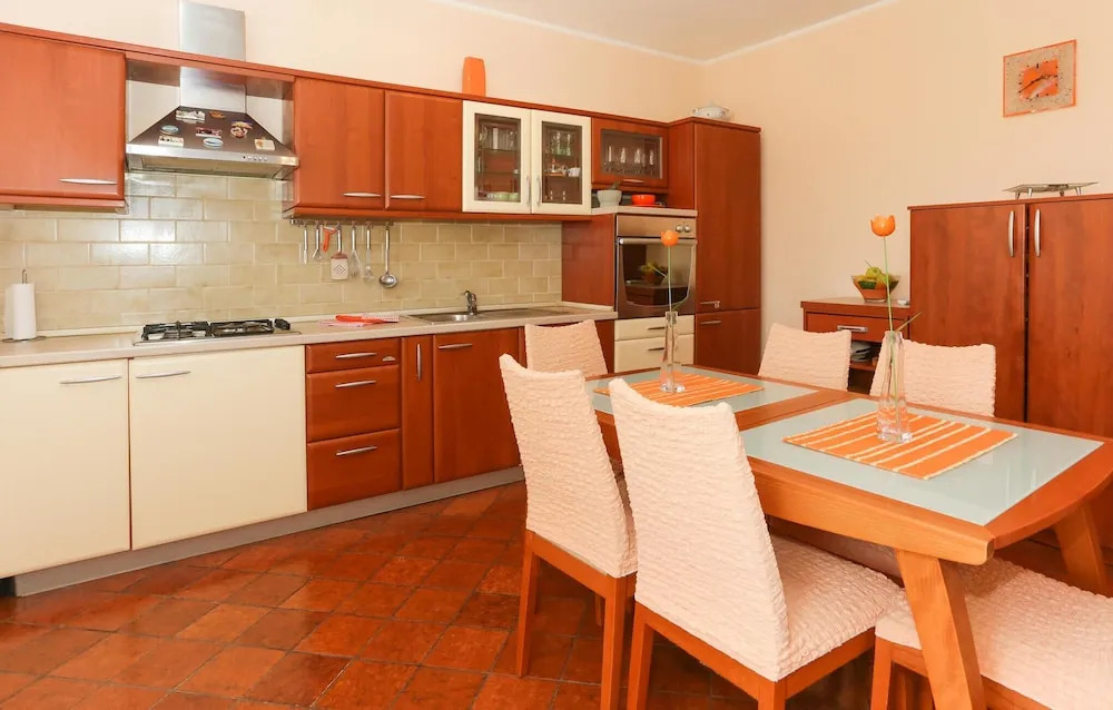 Stunning Home in Kastel Sucurac With 5 Bedrooms, Wifi and Outdoor Swimming Pool