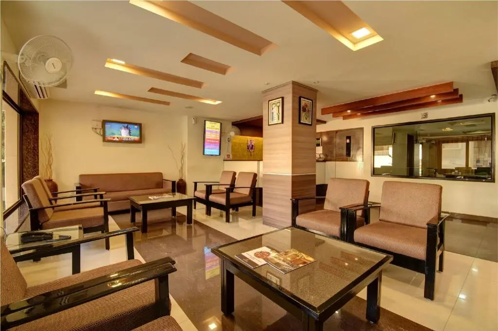Hotel Savshanti Towers