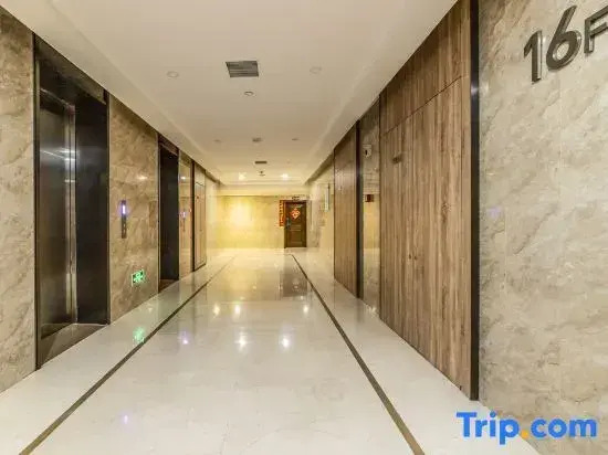 Yashe Light Residence Cinema Hotel (Zhengzhou 27 Wanda Chuangfu Xincheng Branch)