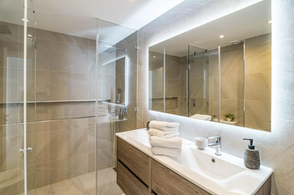 LAL- Fantastic family penthouse close to beaches