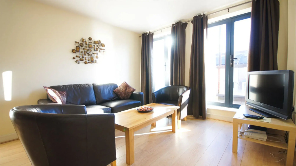 Crompton Court Apartments