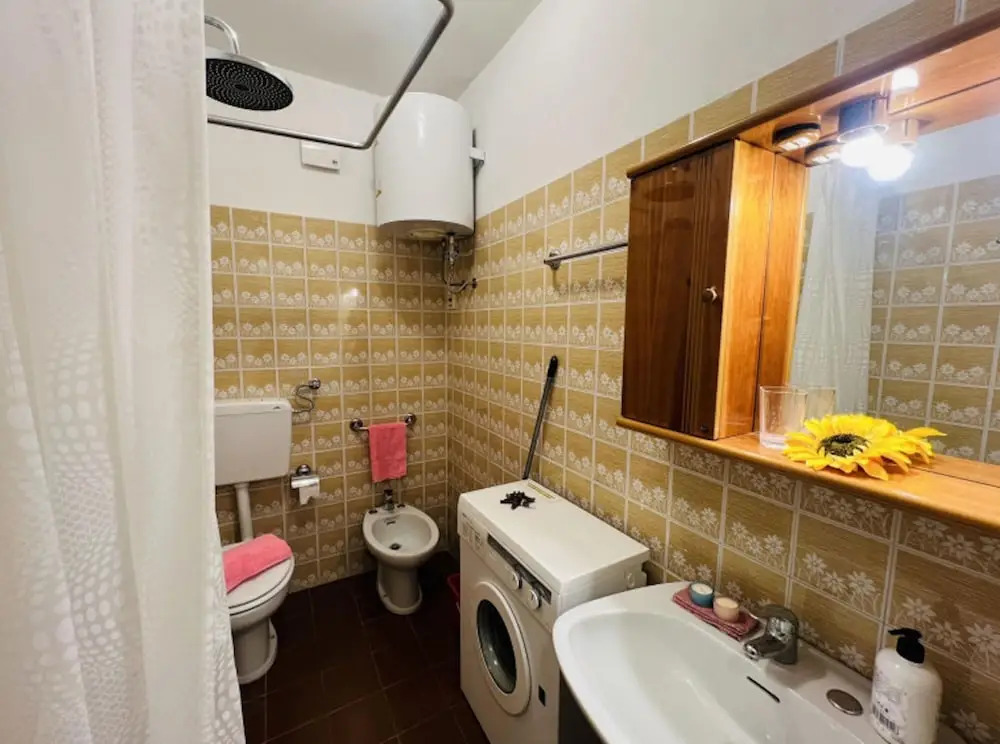Flat With Terrace Overlooking the Pool
