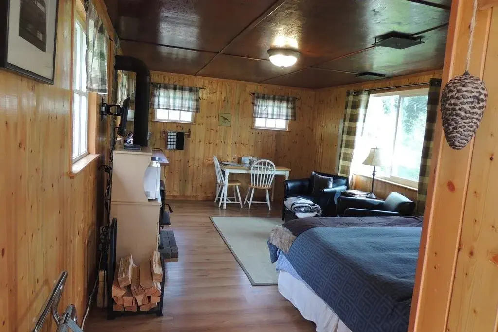 Remote Renfrew Riverside Retreat