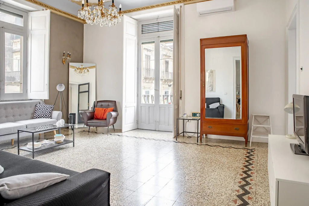 Cavour Apartment With Balcony by Wonderful Italy
