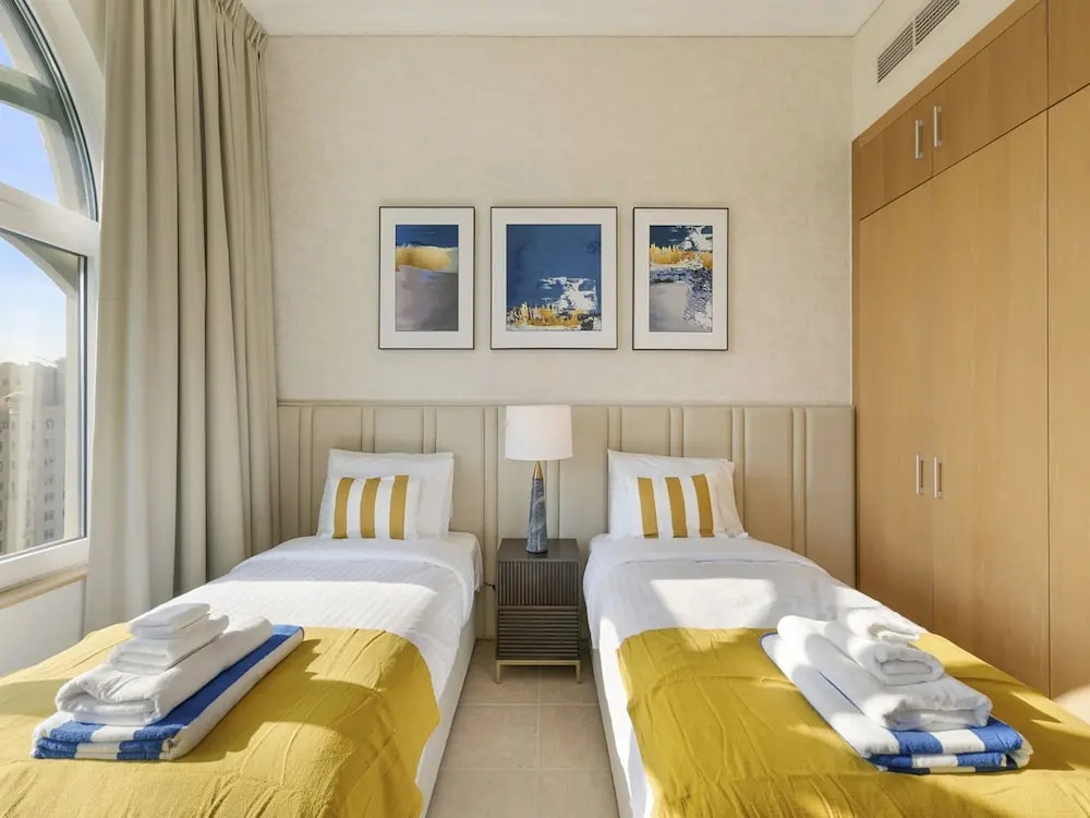 Short-stay at Al Haseer - 4 Beds Palm Holiday Apt