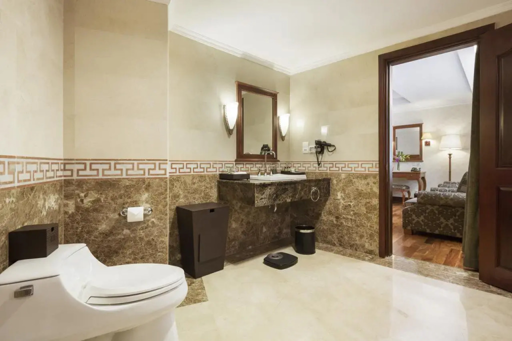 Rex Hotel