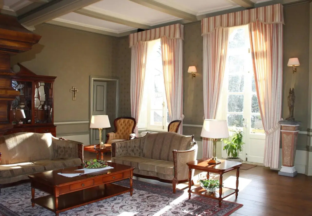 Vineyards and Valleys: A French Hide-in