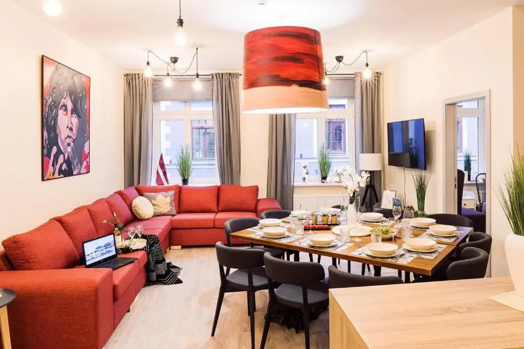 MORRISON apartment/15 guests/7bedrooms/Riga Old Town