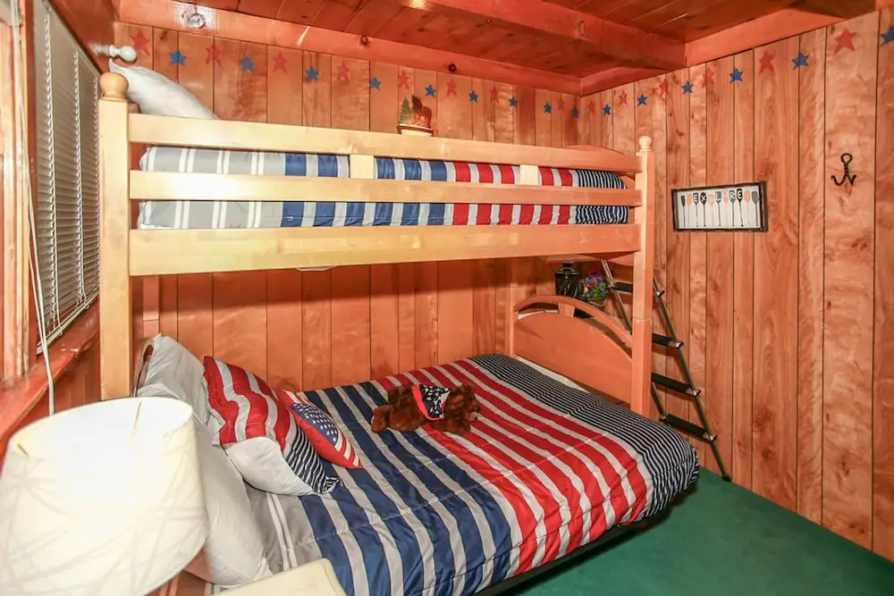 Barefoot Bungalow-1804 by Big Bear Vacations