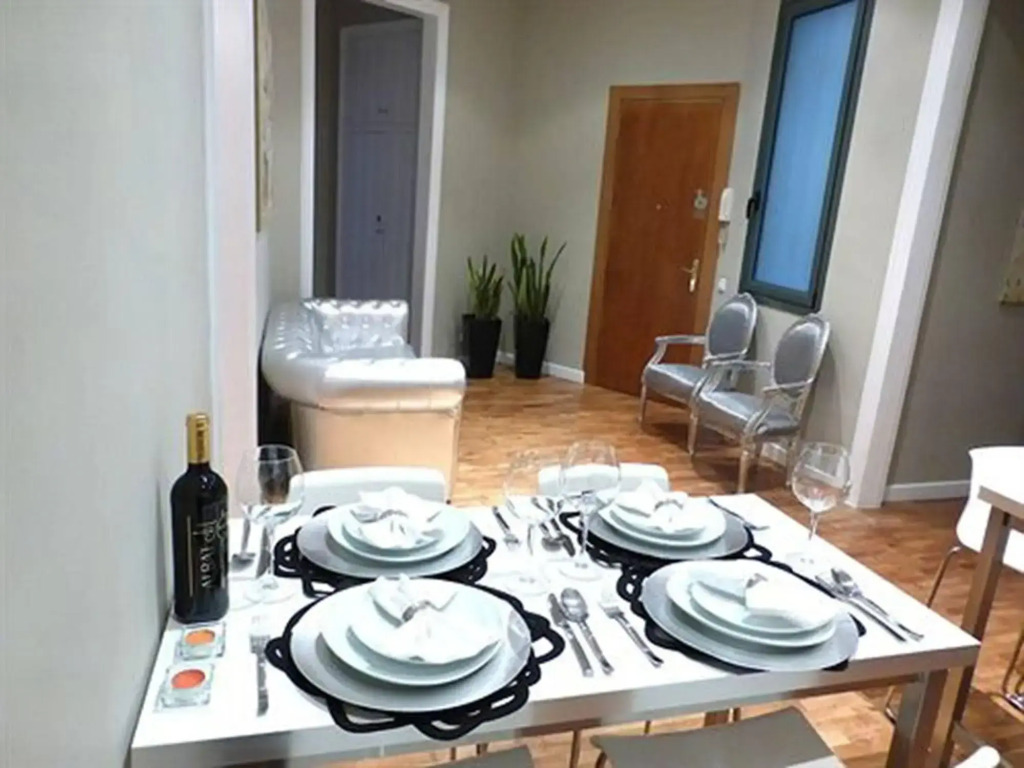 Super Balmes Guest House