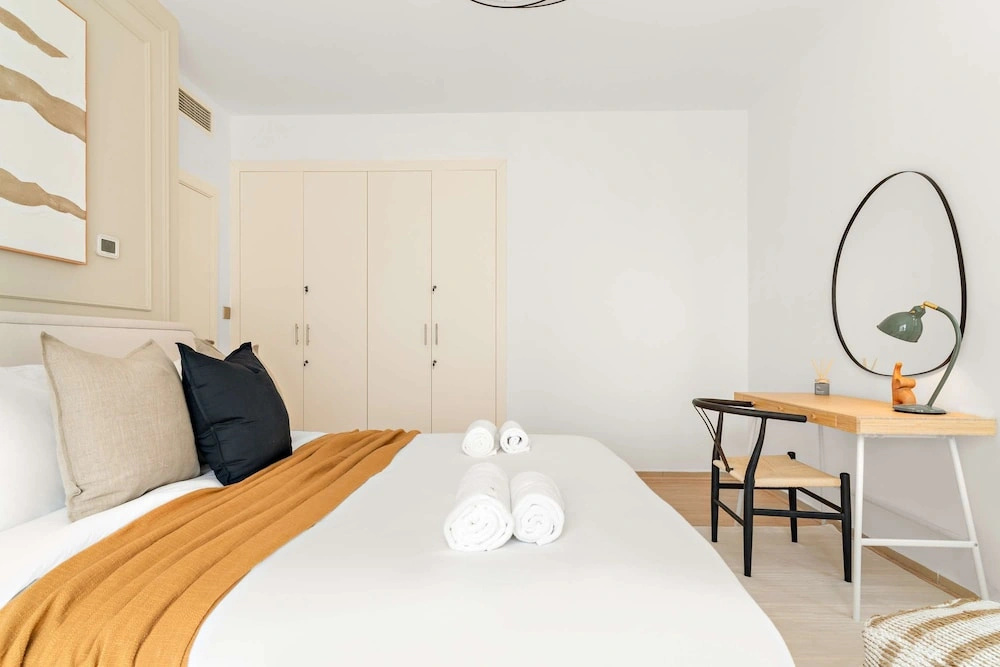 Silkhaus Elite 3BR Maid Room at Murjan in JBR