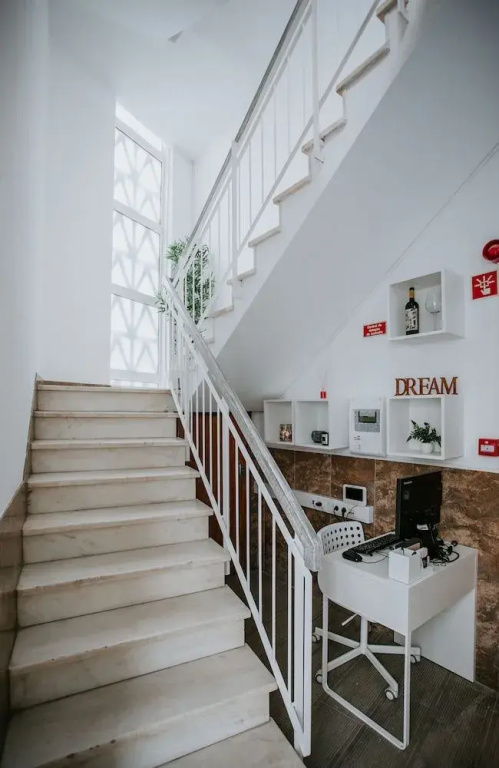 DREAMS HOUSE