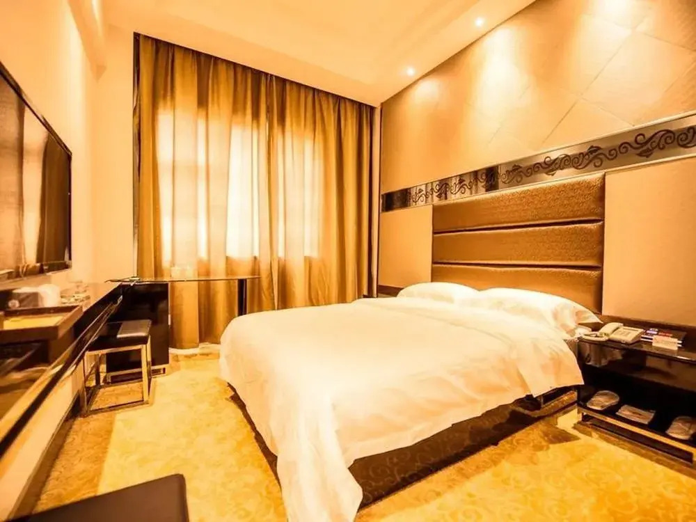 ChonpinesHotel