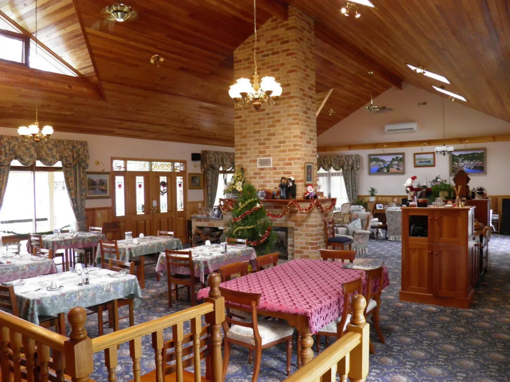 Robyns Nest Lakeside Resort