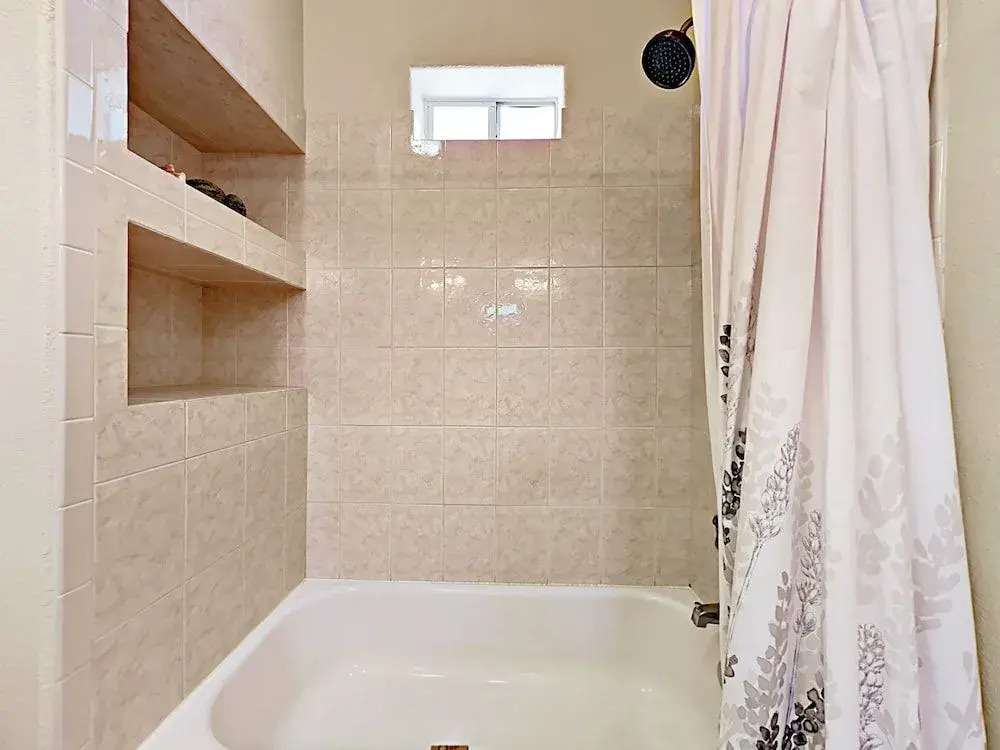 105 E Corral St Condo Unit D - 2 Br condo by RedAwning