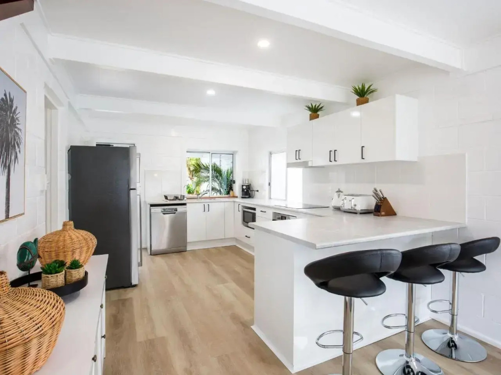 Sunfish Pet Friendly 4 Mins Walk to Beach
