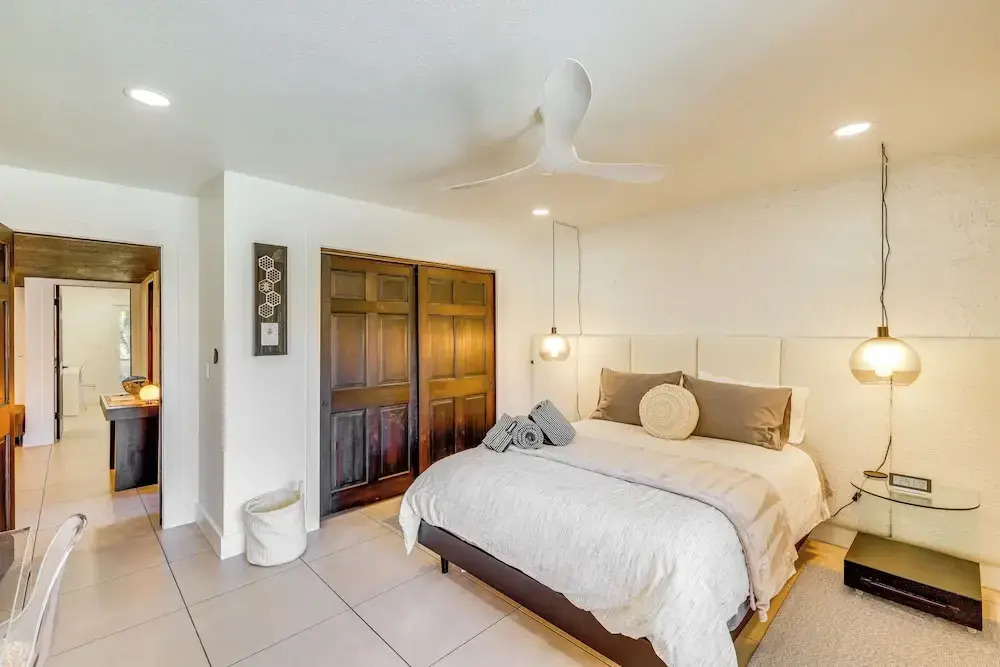 Modern Scottsdale Townhome w/ Heated Pool Access