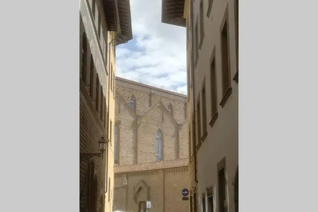 Santa Croce. Quiet, large and luminous loft