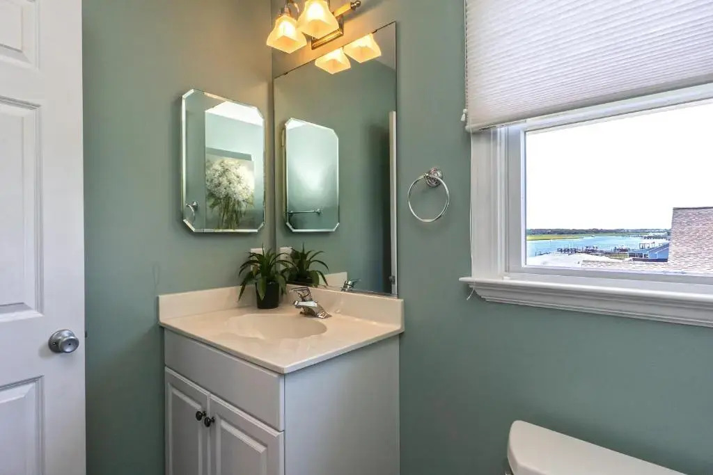 Pier Pleasure by Oak Island Accommodations