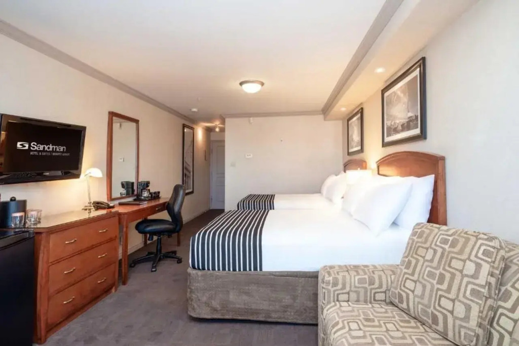 Sandman Signature Winnipeg Airport Hotel & Suites