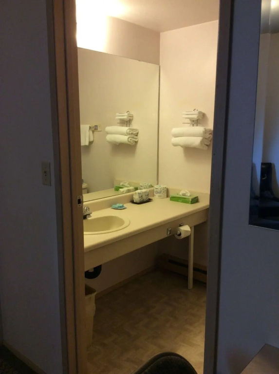 Super 8 by Wyndham Clearwater BC