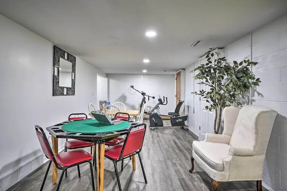 Charming Rochester Home - 2 Mi to Mayo Clinic!