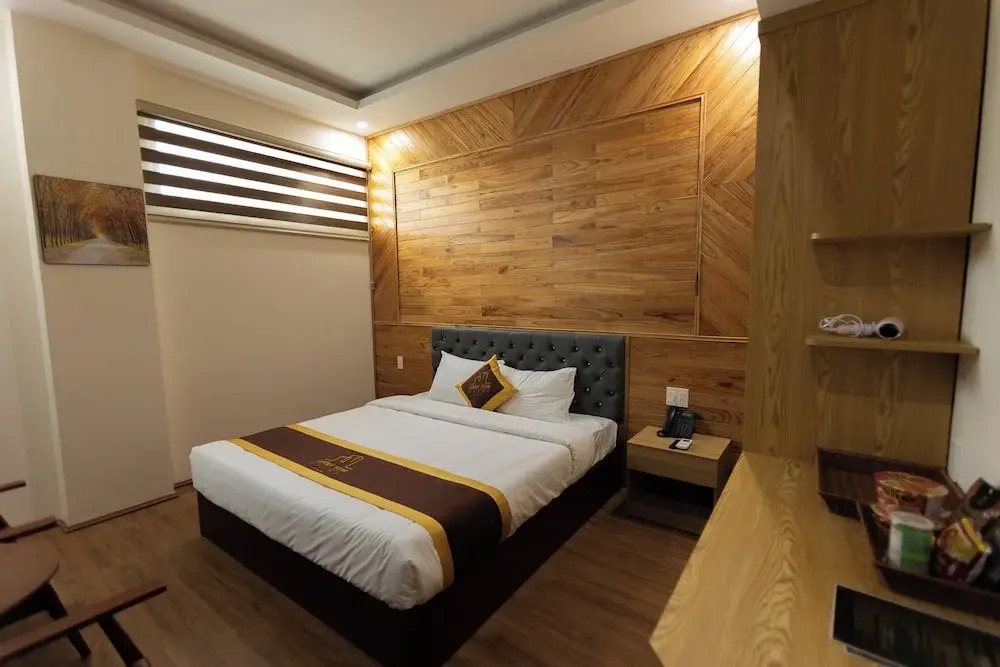LuckyStar Hotel
