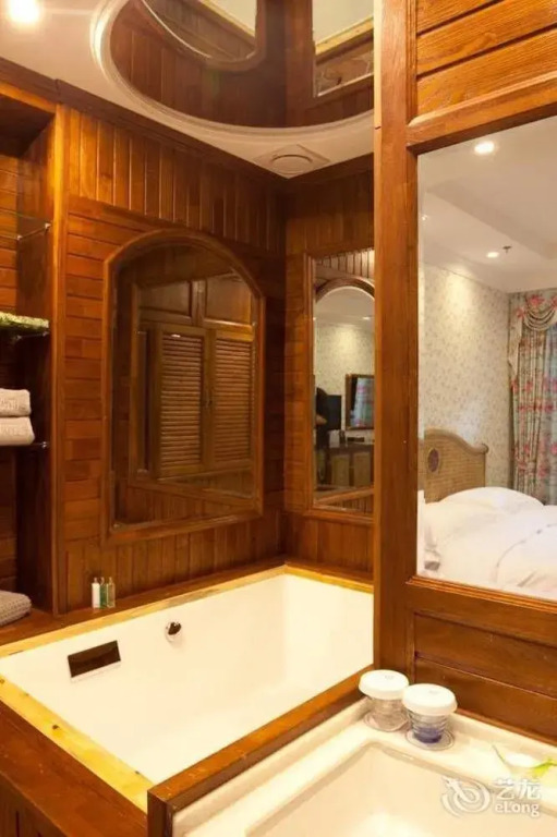 Meiguojun Hot Spring Hotel