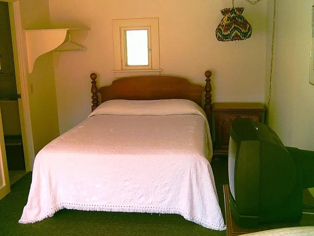 Picket Fence Motel