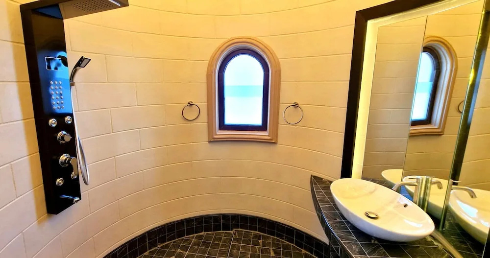 POTTERLAND Luxury Pool Villa Pattaya Walking Street