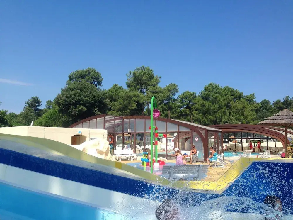 Bungalow With 3 Bedrooms in La Tremblade, With Shared Pool and Furnished Terrace - 2 km From the Beach