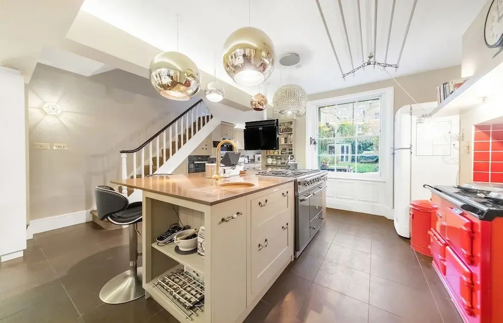 Sophisticated Shine by Newington Green